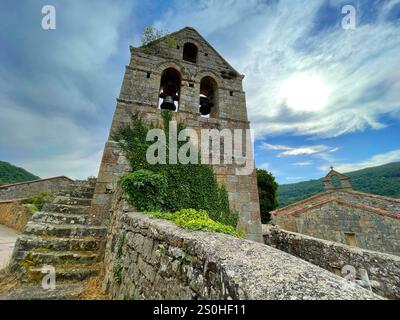 Chiesa romanica. Aldea de Ebro, Cantabria, Spagna. Foto Stock