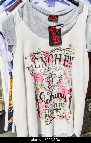 Souvenir al Viktualienmarkt un mercato centrale di cibo o agricoltori, Monaco, Baviera, Germania. Foto Stock