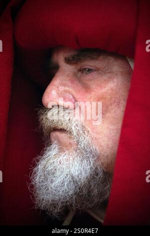 primo piano di un uomo arabo barbuto Foto Stock