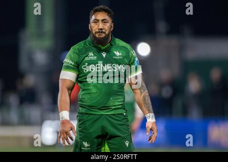 Galway, Irlanda. 29 dicembre 2024. Bundee Aki del Connacht durante la partita del 9° turno del Campionato di rugby United tra Connacht Rugby e Ulster Rugby al Dexcom Stadium di Galway, Irlanda, il 28 dicembre 2024 (foto di Andrew SURMA/ Credit: SIPA USA/Alamy Live News Foto Stock