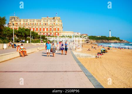 BIARRITZ, Francia - 18 settembre 2018: Promenade presso la Grande Plage, spiaggia pubblica a Biarritz città sul Golfo di Biscaglia sulla costa atlantica in F Foto Stock