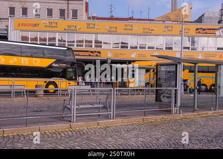 Stazione degli autobus Florenc, la principale stazione degli autobus di Praga. Praga, Repubblica Ceca, Cechia. Foto Stock