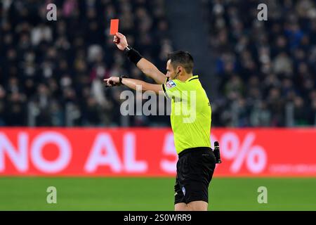 Torino, Italia. 29 dicembre 2024. Maurizio Mariani arbitro durante la partita di serie A 2024/25 tra Juventus FC e ACF Fiorentina all'Allianz Stadium il 29 dicembre 2024 a Torino, Italia - ph Giuliano Marchisciano durante Juventus FC vs ACF Fiorentina, partita di calcio italiano di serie A A Torino, Italia, dicembre 29 2024 Credit: Independent Photo Agency/Alamy Live News Foto Stock