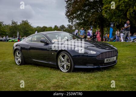 2007 Aston Martin DB9, in mostra al Salone Privé Concours d'Elégance 2024 tenutosi a Blenheim Palace. Foto Stock