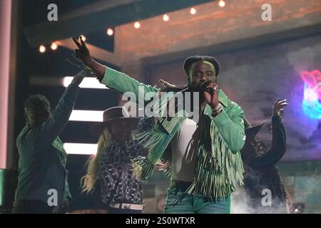 20 novembre 2024 - Nashville, Tennessee - Shaboozey. 58th Annual CMA Awards, la più grande serata di musica country, tenutasi presso Bridgestone Arena. (Credit Image: © Mickey Bernal/AdMedia via ZUMA Press Wire) SOLO PER USO EDITORIALE! Non per USO commerciale! Foto Stock