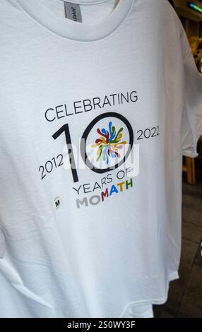 Il National Museum of Mathematics si trova sulla Fifth Avenue a New York City, USA 2024 Foto Stock