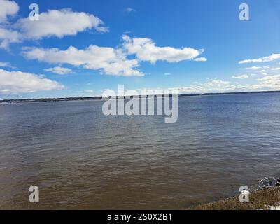 St. Lawrence River a Sainte-Anne-de-la-Pérade, Quebec, Canada Foto Stock