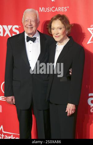 Jimmy Carter e la moglie Rosalynn Carter hanno partecipato al MusiCares Person of the Year Gala del 2015 in onore di Bob Dylan al Los Angeles Convention Center il 6 febbraio 2015 a Los Angeles Foto Stock