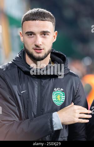 29 dicembre 2024. Lisbona, Portogallo. Difensore dello Sporting dal Belgio Zeno Debast (6) in azione durante la partita del Matchday 16 di Liga Portugal Betclic, Sporting CP vs SL Benfica crediti: Alexandre de Sousa/Alamy Live News Foto Stock