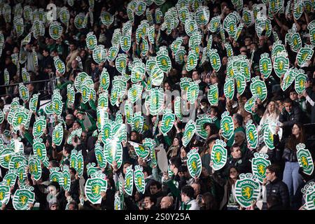 Lisbona, Portogallo. 29 dicembre 2024. Tifosi del CP sportivo visti durante la partita Betclic della Liga Portugal tra Sporting CP e SL Benfica all'Estadio Jose Alvalade. (Punteggio finale: Sporting CP 1 - 0 SL Benfica) (foto di David Martins/SOPA Images/Sipa USA) credito: SIPA USA/Alamy Live News Foto Stock