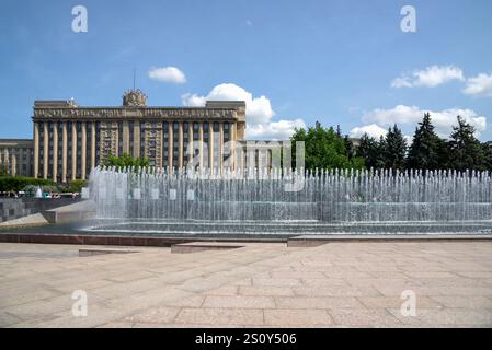 SAN PIETROBURGO, RUSSIA - 30 GIUGNO 2024: Giorno d'estate in Piazza Mosca. San Pietroburgo Foto Stock