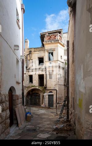 Vista panoramica, Altamura, ospita le strade e i vicoli di una piccola cittadina nel sud dell'Italia. Tipica cittadina nell'area mediterranea di ​​Europe. Foto Stock