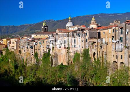 Sant'Agata de' Goti e l'Acquedotto Vanvitello Foto Stock