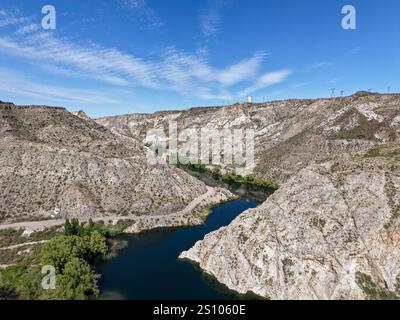 Atuel Canyon a San Rafael, Mendoza, Argentina. Vista della centrale elettrica 1 sul fiume Atuel. Foto Stock