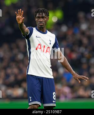 Londra, Regno Unito. 29 dicembre 2024. Londra, Inghilterra - 2024 29 dicembre: Yves Bissouma del Tottenham Hotspur durante la partita di Premier League 2024/25 tra il Tottenham Hotspur FC e il Wolverhampton Wanderers al Tottenham Hotspur Stadium il 29 dicembre 2024 a Londra, Inghilterra. (Foto di David Horton/SPP) (David Horton/SPP) credito: SPP Sport Press Photo. /Alamy Live News Foto Stock