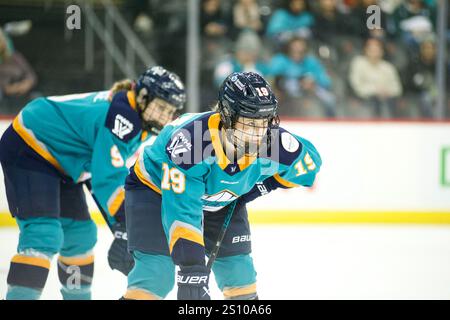 Newark, Stati Uniti. 29 dicembre 2024. Paetyn Levis (19 anni) durante la partita della PWHL di domenica. I New York Sirens ospitarono l'Ottawa Charge al Prudential Center di Newark, New Jersey. (Foto di Jess Stiles/Sipa USA) credito: SIPA USA/Alamy Live News Foto Stock
