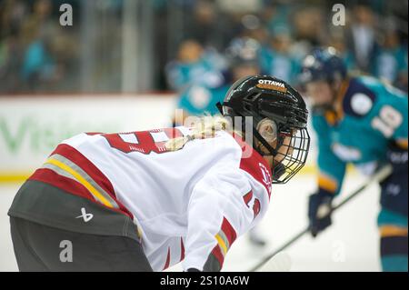 Newark, Stati Uniti. 29 dicembre 2024. Mannon McMahon (18) durante la partita di domenica in PWHL. I New York Sirens ospitarono l'Ottawa Charge al Prudential Center di Newark, New Jersey. (Foto di Jess Stiles/Sipa USA) credito: SIPA USA/Alamy Live News Foto Stock
