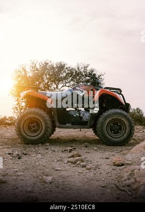 Safari in quad nel cuore di Agadir, Marocco, 15 dicembre 2024 Foto Stock