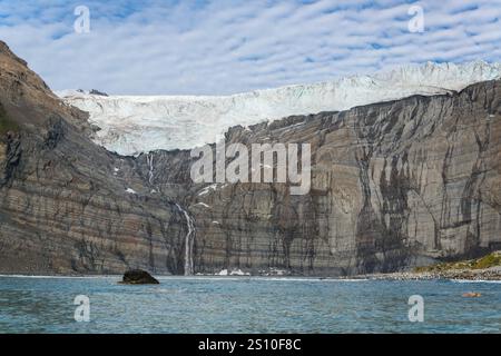 Ghiacciaio sospeso a Gold Harbour, Georgia del Sud, Antartide, 9 febbraio 2018 Foto Stock