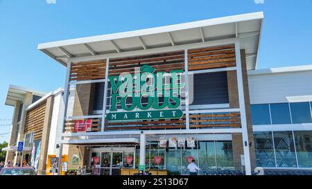 Los Angeles, California, Stati Uniti - 04-17-2019: Un cartello per il negozio di alimentari conosciuto come Whole Foods Market. Foto Stock