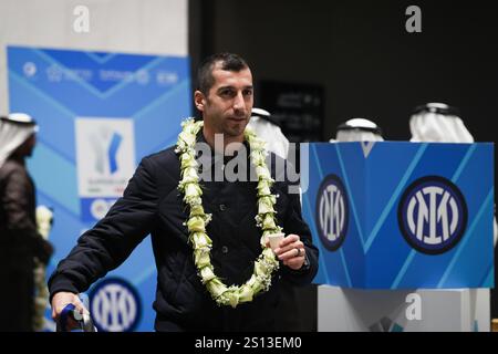Riyadh, Arabia Saudita. 30 dicembre 2024. Henrikh Mkhitaryan di Inter Milan arrivo all'Aeroporto Internazionale King Khalid durante l'EA Sports FC Supercup 2024/2025 - Sport, calcio - Riyadh, Arabia Saudita - lunedì 30 dicembre 2024 (foto di massimo Paolone/LaPresse) crediti: LaPresse/Alamy Live News Foto Stock