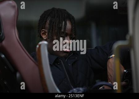 Riyadh, Arabia Saudita. 30 dicembre 2024. Yann Aurel Bisseck di Inter Milano arrivo all'Aeroporto Internazionale King Khalid durante la Supercoppa EA Sports FC 2024/2025 - Sport, calcio - Riyadh, Arabia Saudita - lunedì 30 dicembre 2024 (foto di massimo Paolone/LaPresse) crediti: LaPresse/Alamy Live News Foto Stock