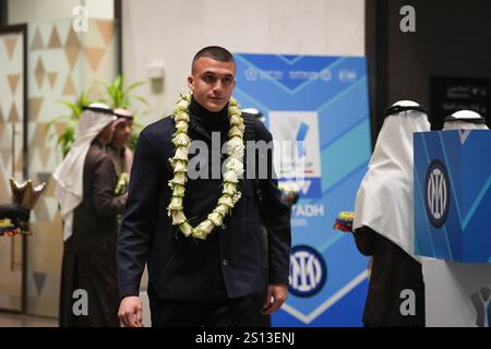 Riyadh, Arabia Saudita. 30 dicembre 2024. Giocatori dell'Inter arrivo all'Aeroporto Internazionale King Khalid durante la Supercup 2024/2025 dell'EA Sports FC - Sport, calcio - Riyadh, Arabia Saudita - lunedì 30 dicembre 2024 (foto di massimo Paolone/LaPresse) crediti: LaPresse/Alamy Live News Foto Stock
