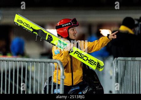 Garmisch Partenkirchen, Germania. 30 dicembre 2024. Katharina Schmid (Deutschland) Tour di due notti Garmisch Partenkirchen Training und Qualifikation Frauen Saison 2024/25, Garmisch-Partenkirchen, Olympiaschanze AM 30.12.2024 credito: dpa/Alamy Live News Foto Stock