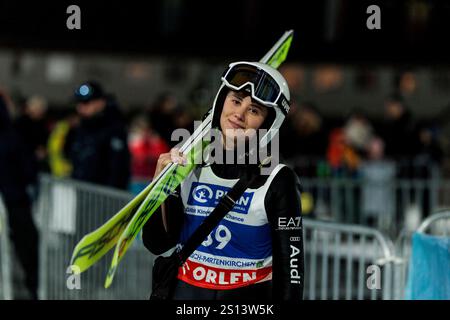 Garmisch Partenkirchen, Germania. 30 dicembre 2024. Annika Sieff (italiano) Tour di due notti Garmisch Partenkirchen Training und Qualifikation Frauen Saison 2024/25, Garmisch-Partenkirchen, Olympiaschanze AM 30.12.2024 credito: dpa/Alamy Live News Foto Stock