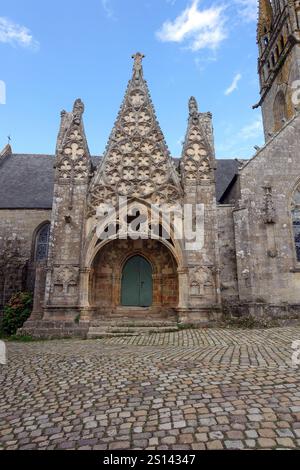 Portico di Notre-Dame-de-Roscudon, Francia, Bretagna, Finistere, Pont-Croix Foto Stock