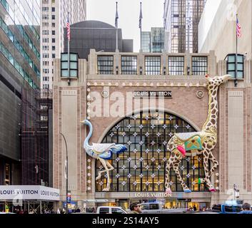 Facciata frontale dell'edificio Louis Vuitton nel centro di manhattan Foto Stock