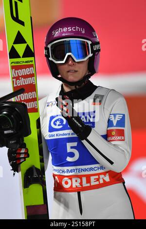 Garmisch Partenkirchen, Germania. 31 dicembre 2024. GARMISCH-PARTENKIRCHEN, GERMANIA - DICEMBRE 31: Jacqueline Seifriedsberger austriaca durante la FIS Ski Woman Jumping World Cup - HS142 delle due notti del tour 24/25 il 31 dicembre 2024 a Garmisch-Partenkirchen, Germania.241231 SEPA 24 179 - 20241231 PD3538 credito: APA-PictureDesk/Alamy Live News Foto Stock