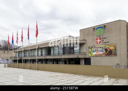 Lugano, Svizzera - 23 dicembre 2024: Palazzo dei Congressi Lugano (Palazzo dei Congressi) Foto Stock