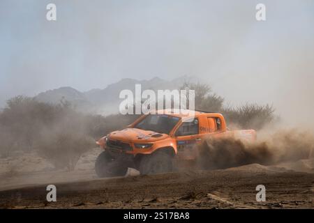 244 WILLEMS Maik (nld), SNIJDERS Marcel (vecchio), Toyota, Bastion Hotels Dakar Team, Ultimate, azione durante il test privato della Dakar 2025 dal 31 dicembre 2024 al 2 gennaio 2025 a Bisha, Arabia Saudita Foto Stock