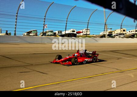 Newton, Iowa USA - 17 luglio 2015: Verizon IndyCar Series Iowa Corn Indy 300. 15 Graham Rahal New Albany, Ohio Rahal Letterman Lanigan Racing Honda. Acceso Foto Stock