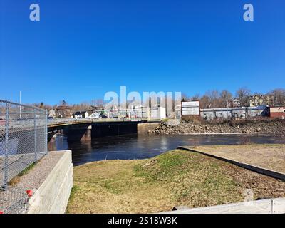 Canada Border Services Agency a St. Stephen, New Brunswick, attraversato il fiume St. Croix dal centro di Calais, Maine, Stati Uniti Foto Stock