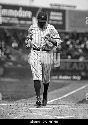 Babe Ruth, l'icona del baseball dei New York Yankee, 1921 - fotografia di Paul Thompson Foto Stock