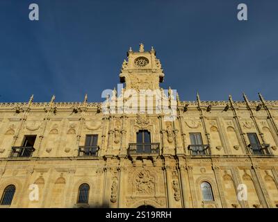 L'ex convento di San Marcos nella città di Leon. Oggi è in funzione un hotel parador di lusso, Leon, Spagna - foto stock Foto Stock