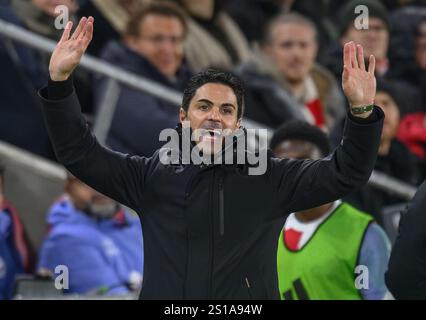 Londra, Regno Unito. 1 gennaio 2025. Brentford V Arsenal - Premier League - GTech Stadium. Il direttore dell'arsenale Mikel Arteta. Crediti immagine: Mark Pain / Alamy Live News Foto Stock