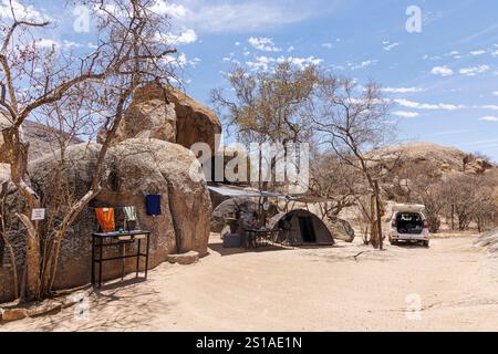 Namibia, Erongo District, Omaruru, Erongo Mountains, Erongo Rock Farm Camping Foto Stock