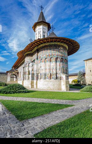 Il monastero medievale di Voronet, il più famoso monastero dipinto della regione meridionale della Bucovina (Moldavia) e costruito dal re Stefano il grande. Foto Foto Stock