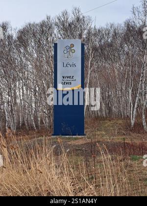 Benvenuto all'insegna di Levis sull'autostrada Trans Canada a Quebec, Canada Foto Stock