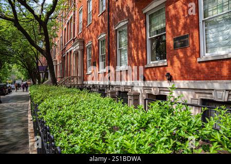 "The Row", è una serie di case di revival greche lungo Washington Square North, Greenwich Village, Manhattan, New York City Foto Stock