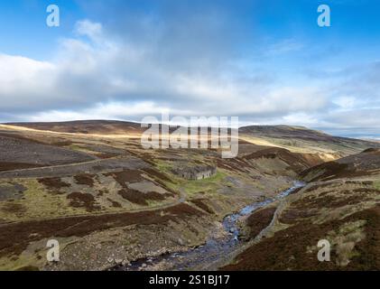 Vecchia fonderia a resa sopra Low Row a Swaledale. Yorkshire Dales National Park. Foto Stock