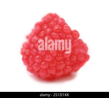 Palline rosse colorate su sfondo bianco Foto Stock