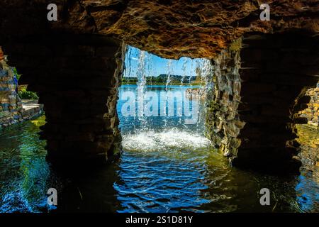 Esplorando la flora e la fauna al Mayfield Garden appena fuori Oberon, nel centro-ovest del nuovo Galles del Sud, Australia. Uno spettacolare giardino privato di 65 ettari Foto Stock