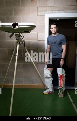 il battitore inglese Jamie Smith, e il suo allenatore, l'ex giocatore inglese Mark Stoneman, praticavano insieme all'Epsom College, Surrey, Inghilterra. Foto Stock