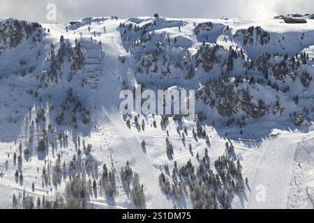 Pista da sci nera. Stazione sciistica Austria - Mayrhofen in Tirolo. Alpi austriache. Famosa corsa nera Harakiri. Foto Stock