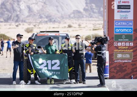 220 HAN Wei (chn), ma li (chn), linea rossa, Hanwei Motorsport Team, Ultimate, l'azione sul podio inizia durante il Prologo della Dakar 2025 il 3 gennaio 2025 intorno a Bisha, Arabia Saudita Credit: Independent Photo Agency/Alamy Live News Foto Stock