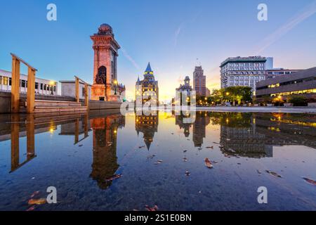 Syracuse, New York, Stati Uniti, il paesaggio urbano del centro di Clinton Square. Foto Stock